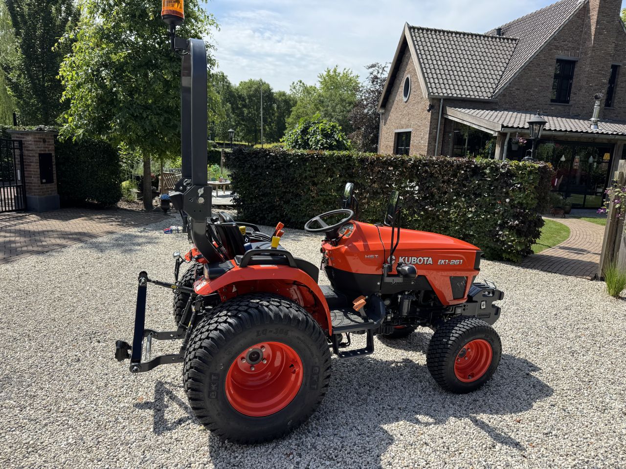 Kubota EK1-261 HST nieuw compleet met gazonbanden