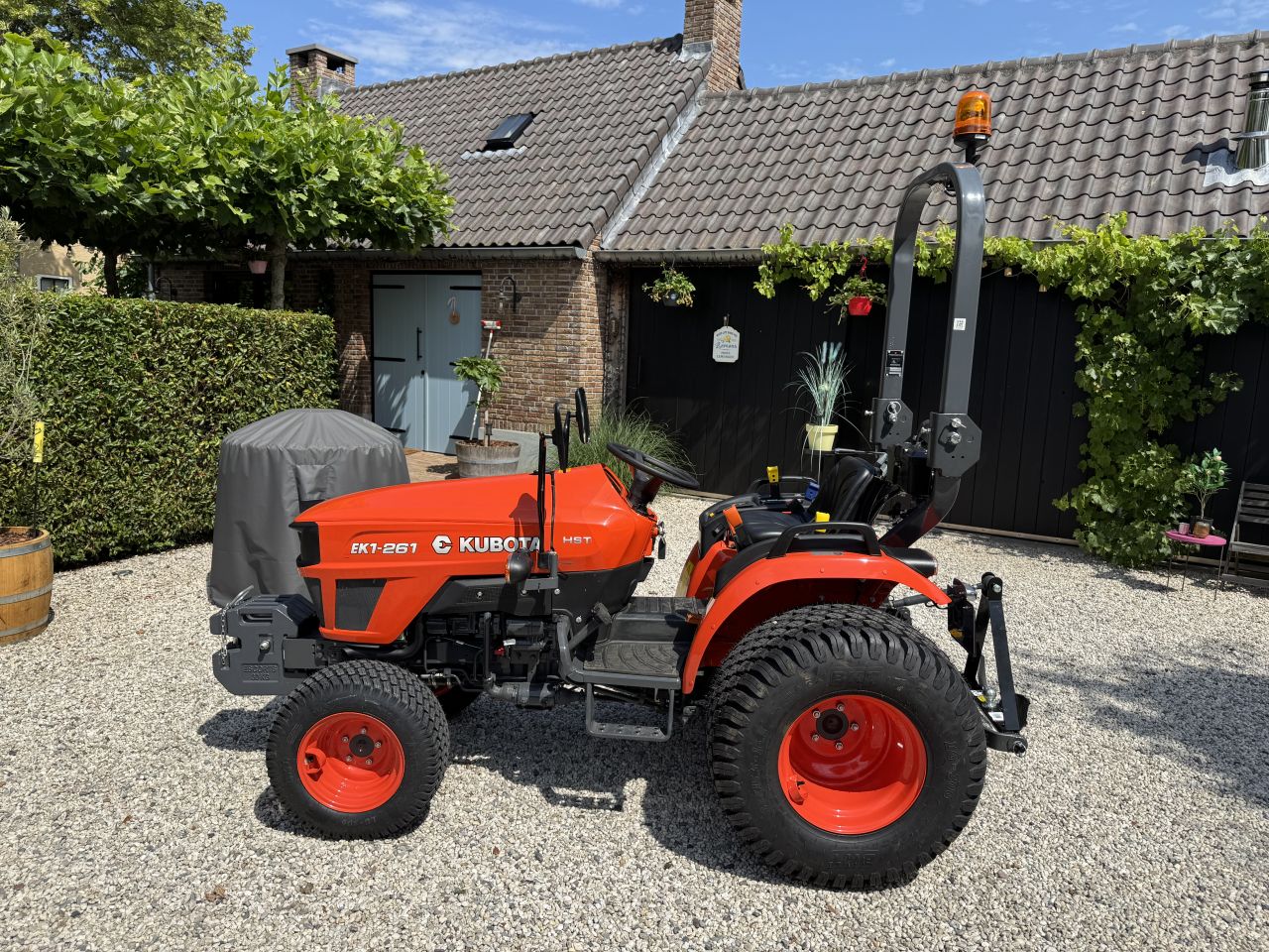 Kubota EK1-261 HST nieuw compleet met gazonbanden