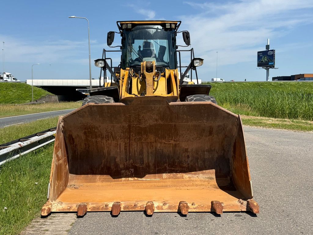 Caterpillar 966M