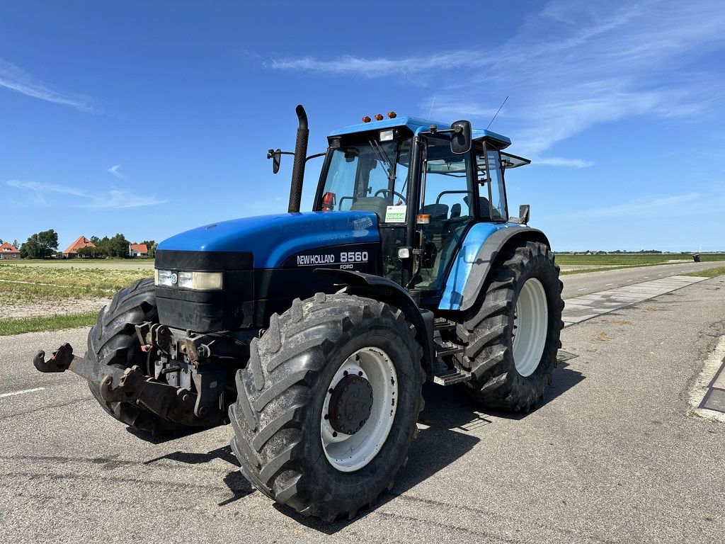 New Holland 8560