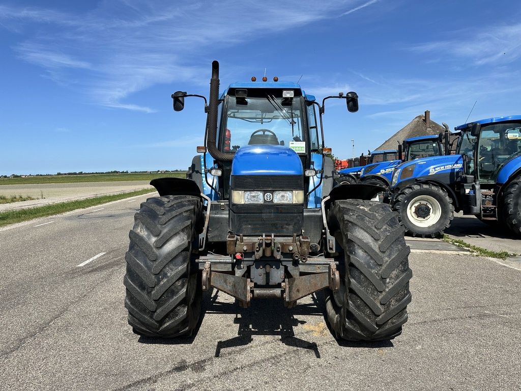 New Holland 8560