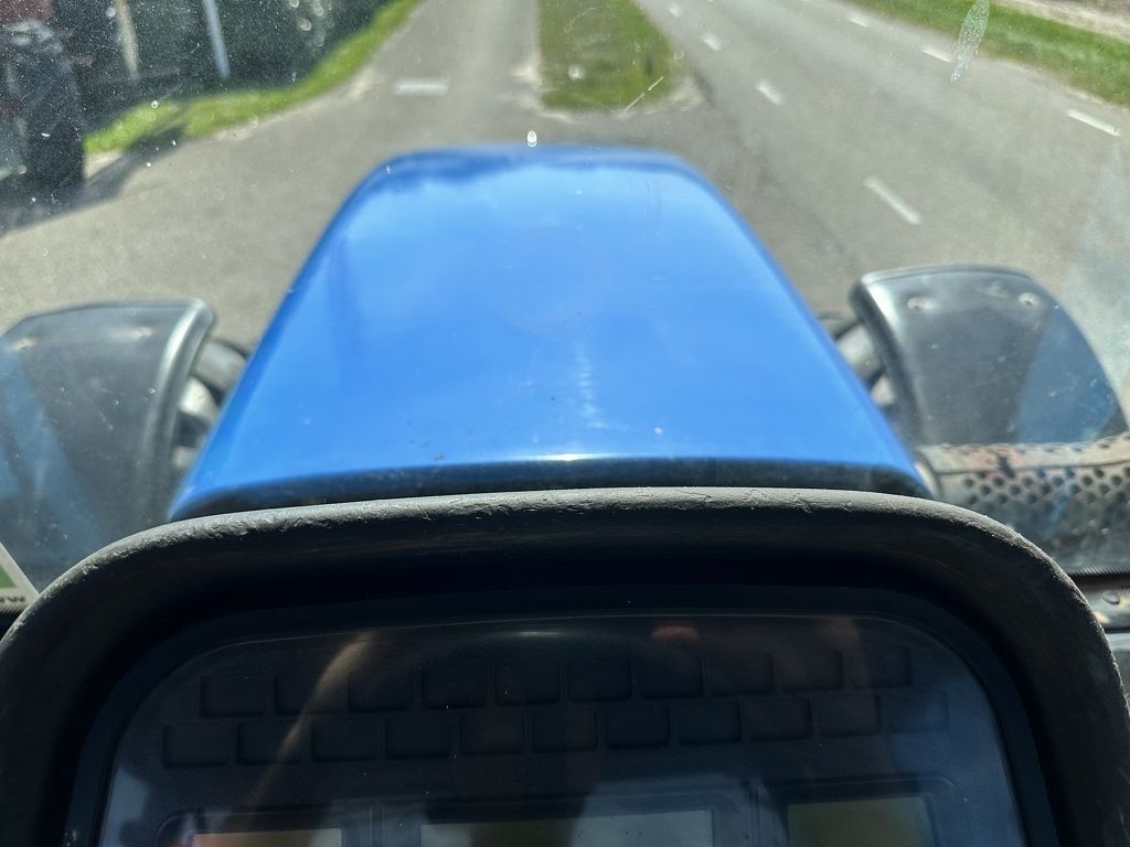 New Holland 8560