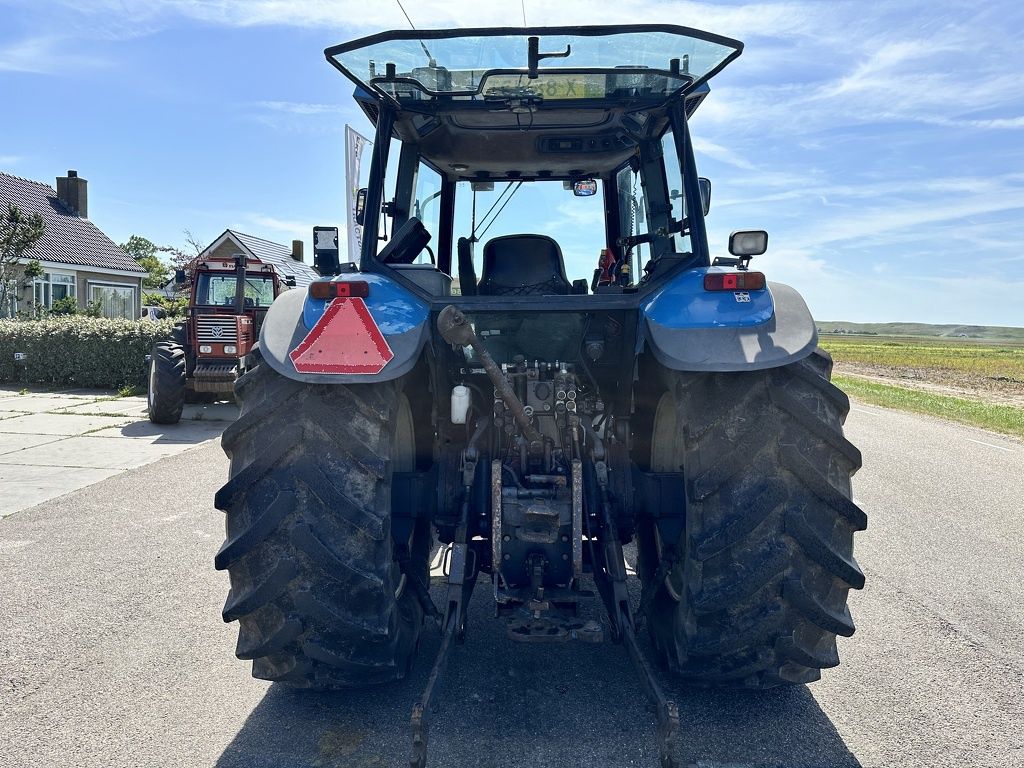 New Holland 8560