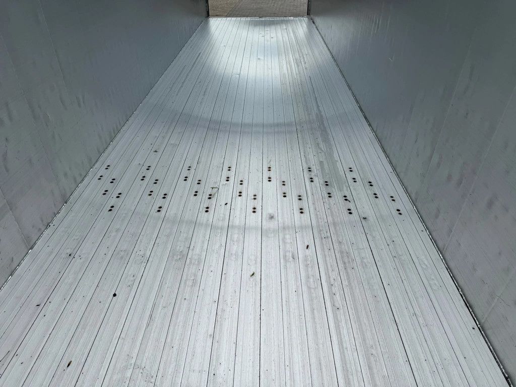 Knapen Trailers 96m3 Cargo Floor 10MM Floor 3 year old! Metallic