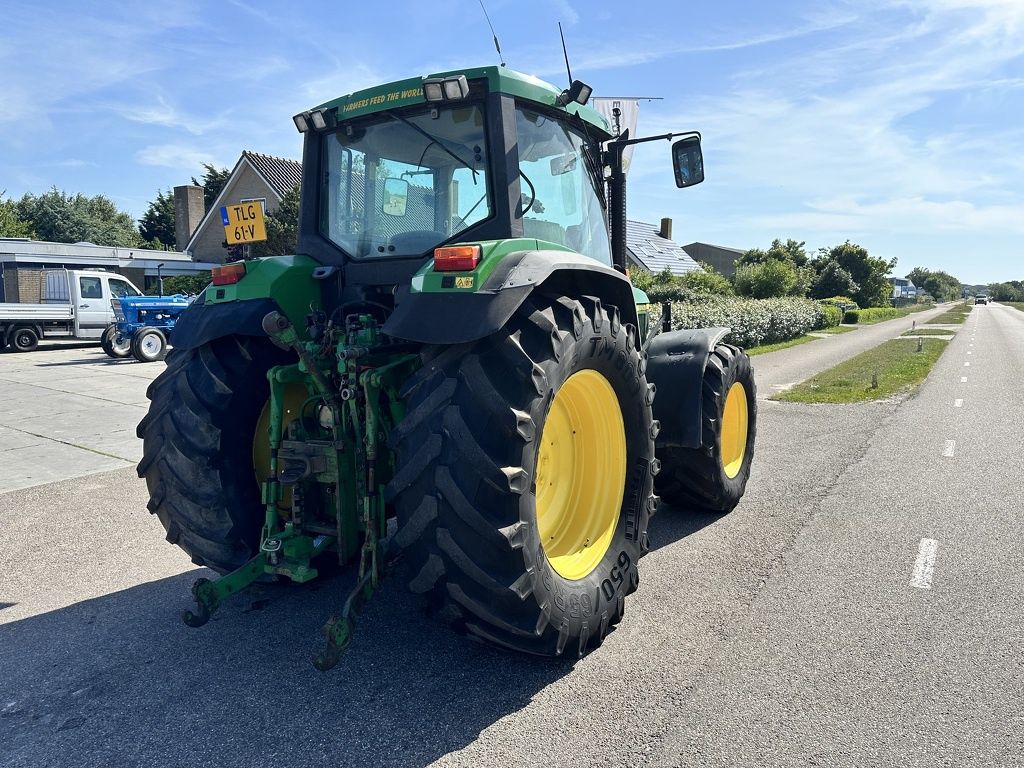 John Deere 6810