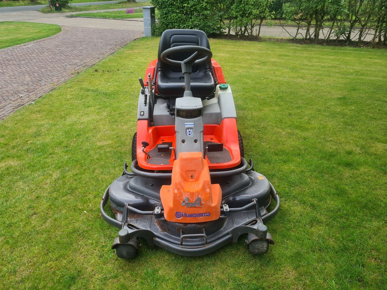 Husqvarna Rider Pro 18 AWD frontmaaier stuurbekrachtiging 4x4