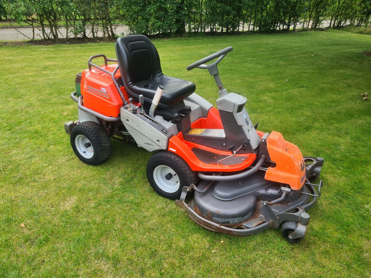 Husqvarna Rider Pro 18 AWD frontmaaier stuurbekrachtiging 4x4