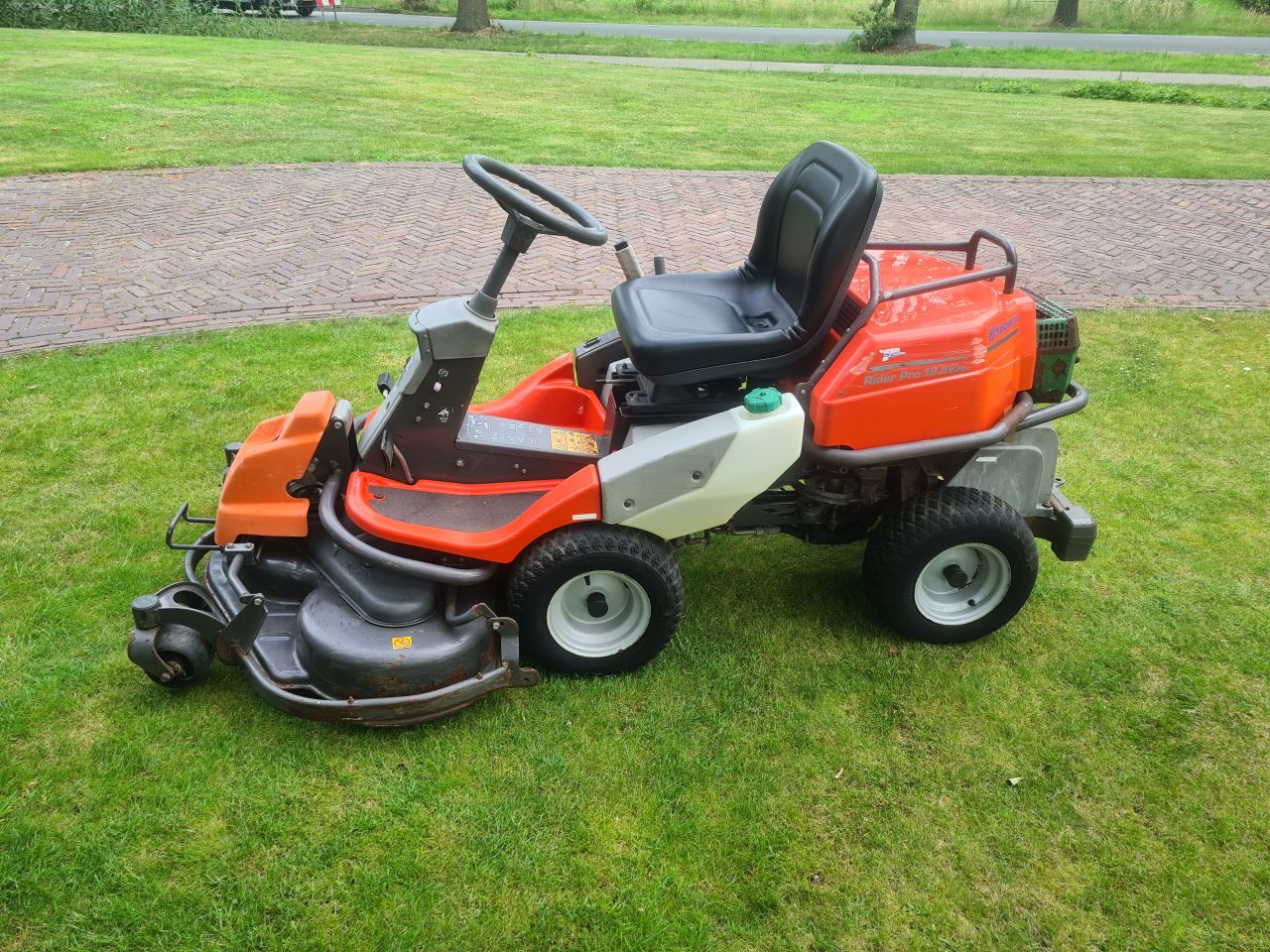 Husqvarna Rider Pro 18 AWD frontmaaier stuurbekrachtiging 4x4