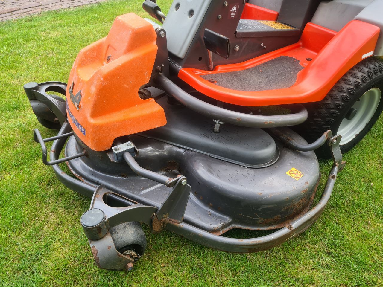 Husqvarna Rider Pro 18 AWD frontmaaier stuurbekrachtiging 4x4