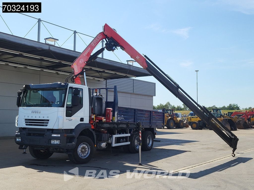 Iveco Trakker 360 6X4 Fassi F215A/235AXP.26 Crane Kran Winch 11m3 tipper Steel suspension Euro 4