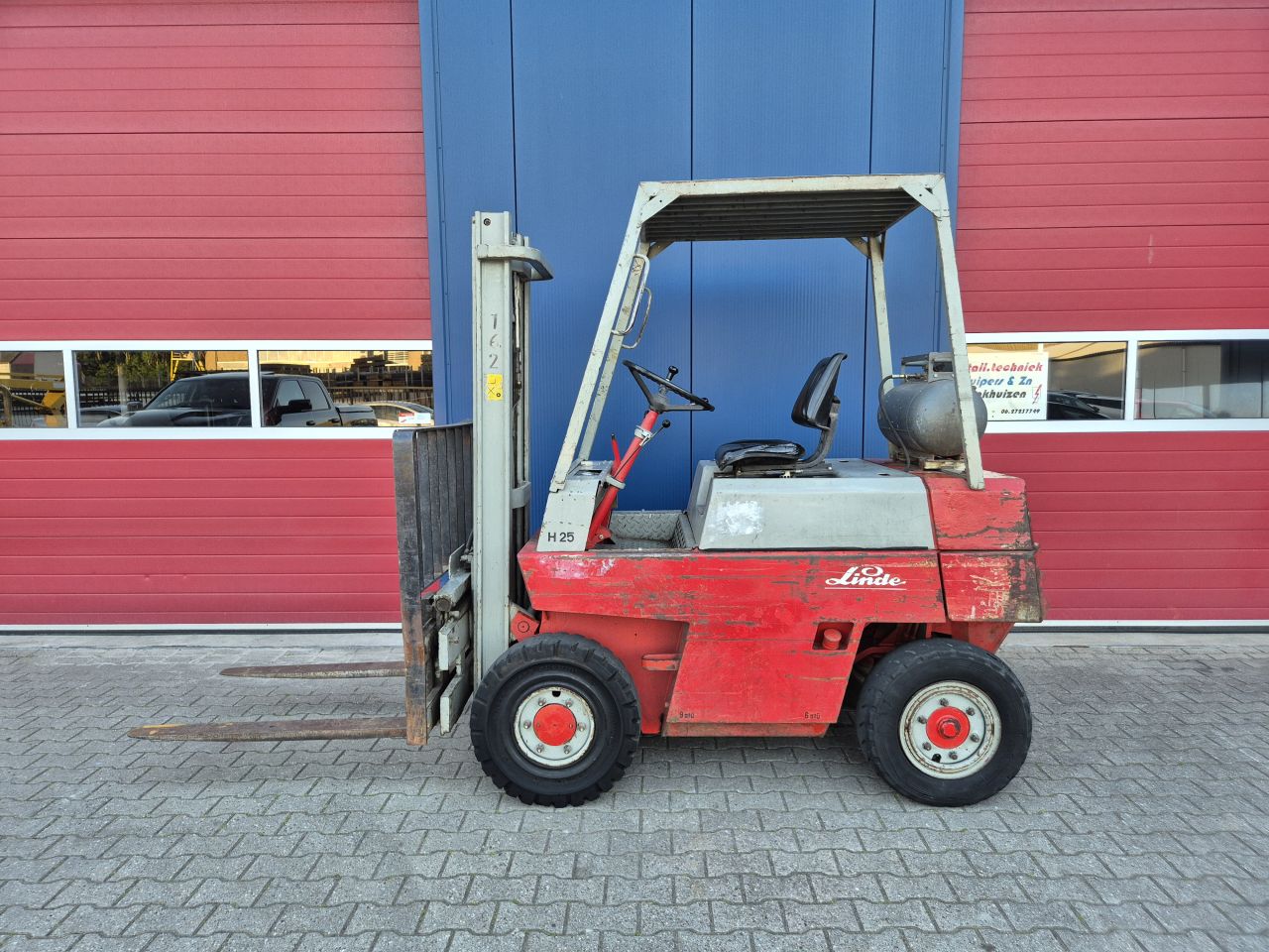 LINDE H25 LPG HEFTRUCK 2.5 TONS MET SIDESHIFT