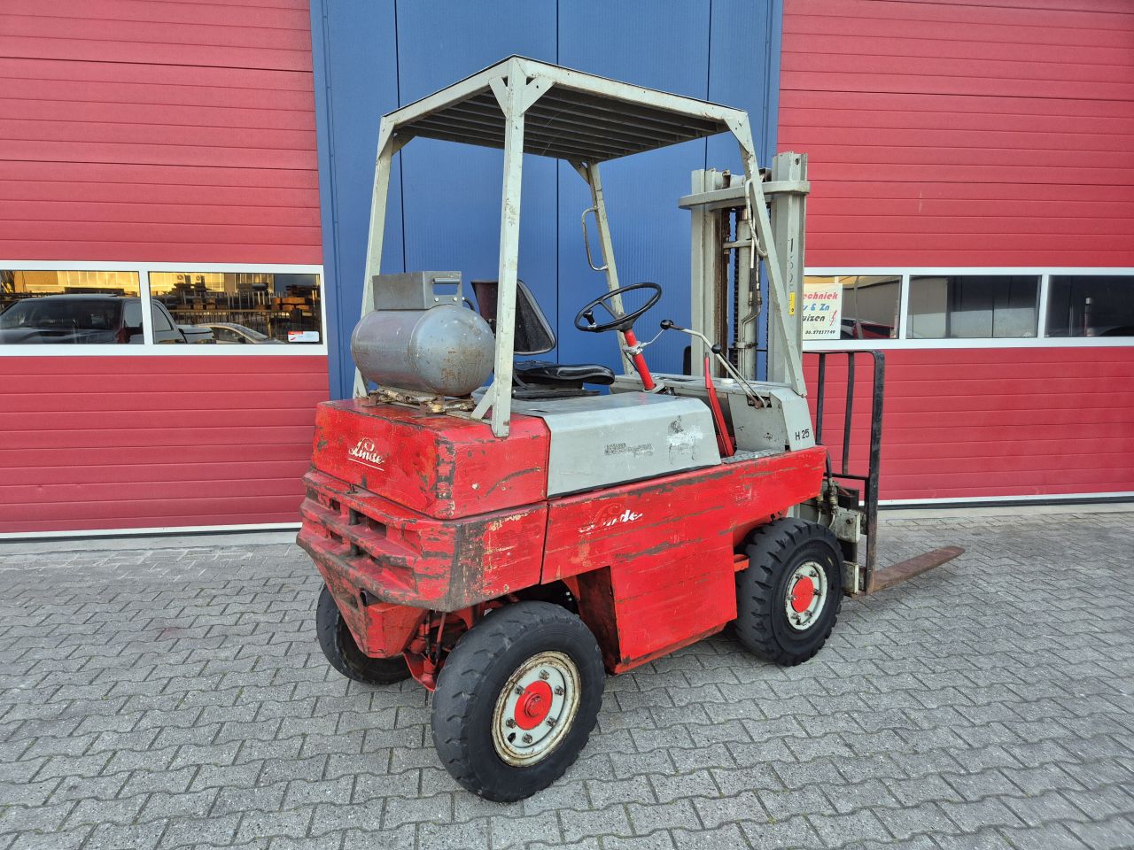 LINDE H25 LPG HEFTRUCK 2.5 TONS MET SIDESHIFT