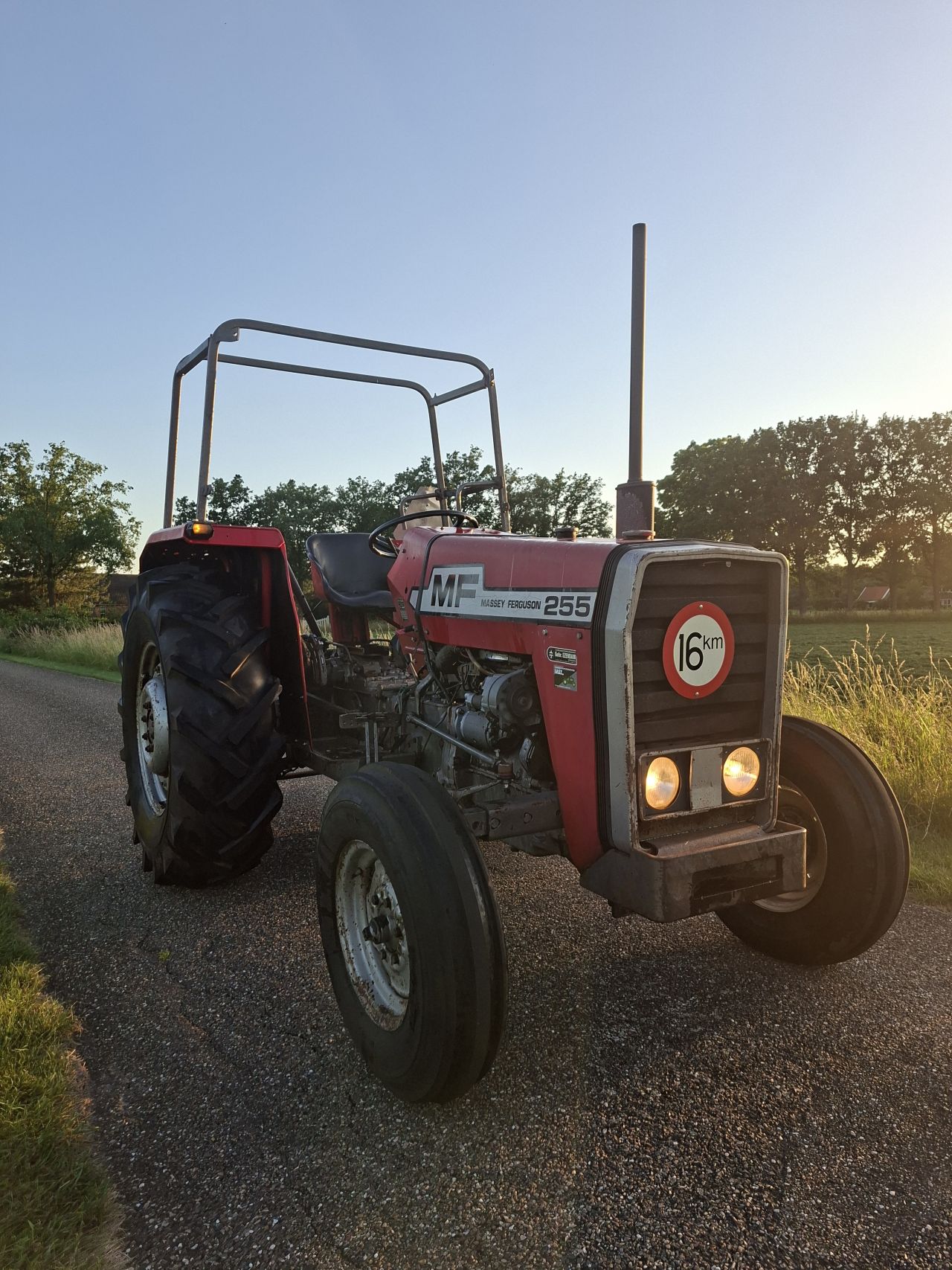 Massey Ferguson 255 | NL Kenteken | Weinig uren