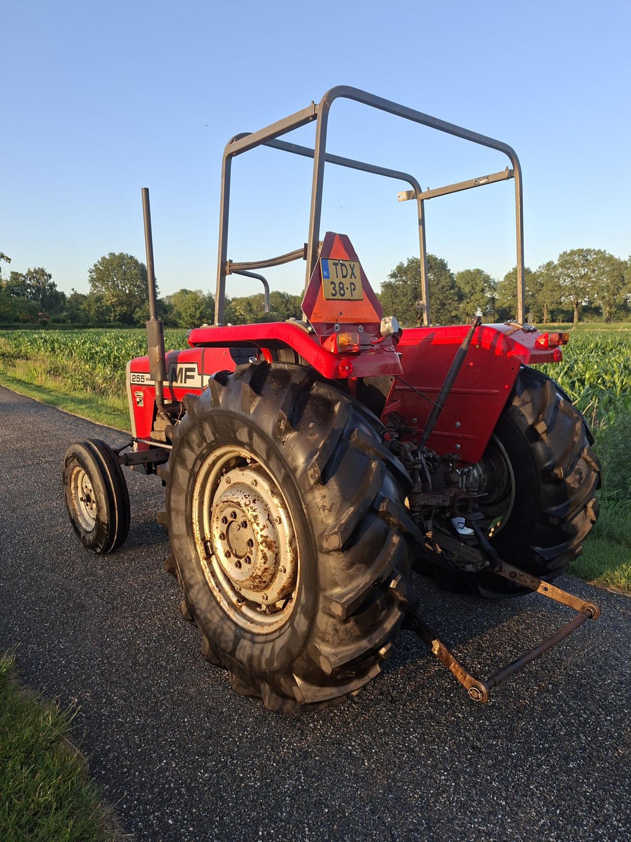 Massey Ferguson 255 | NL Kenteken | Weinig uren