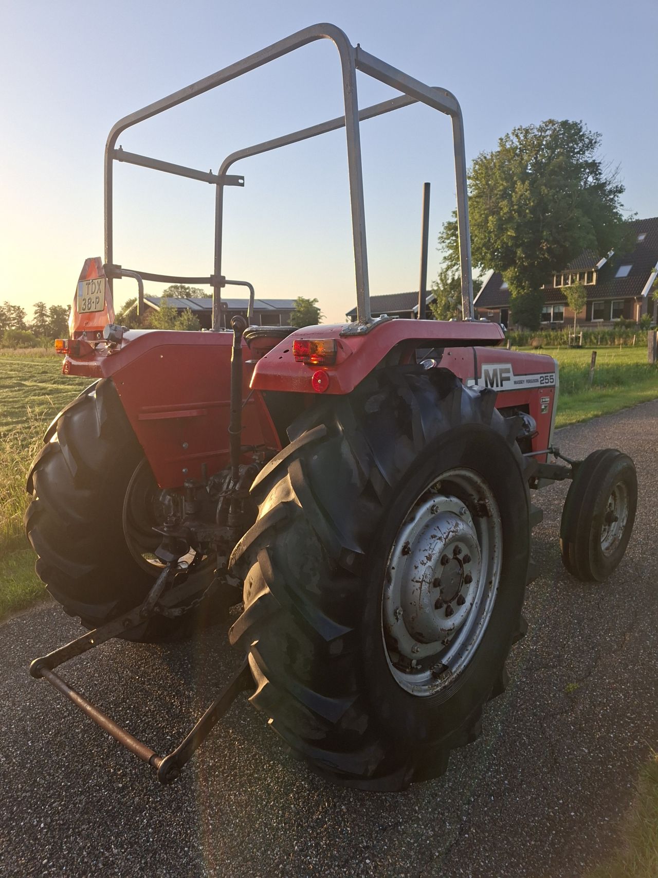 Massey Ferguson 255 | NL Kenteken | Weinig uren