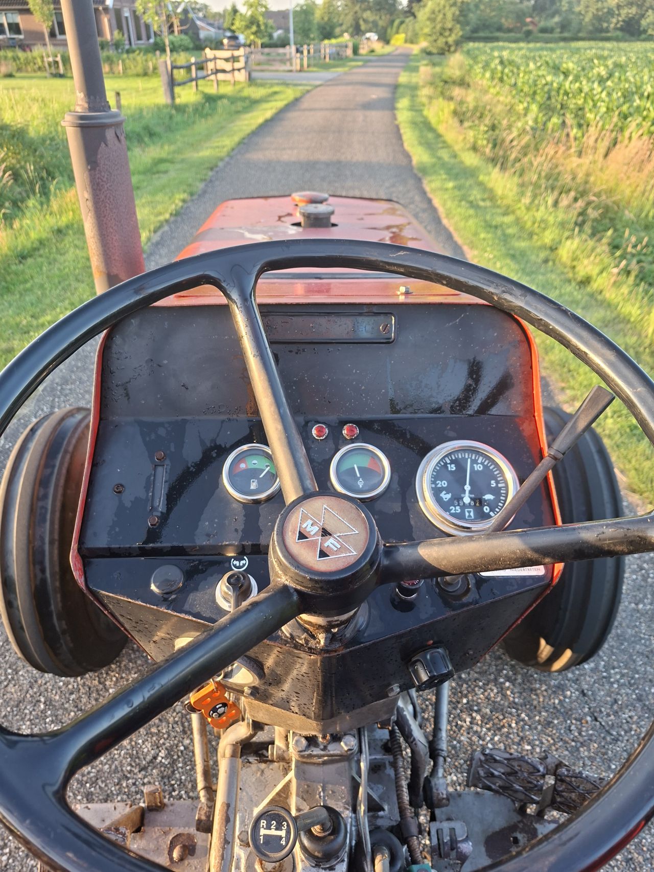 Massey Ferguson 255 | NL Kenteken | Weinig uren