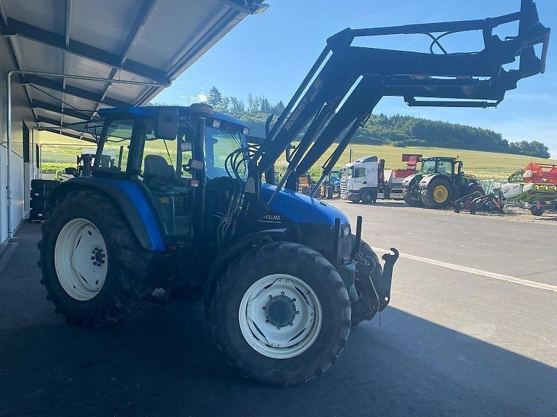 New Holland TS115 Turbo mit Stoll Frontlader nur an port / Gewerbe