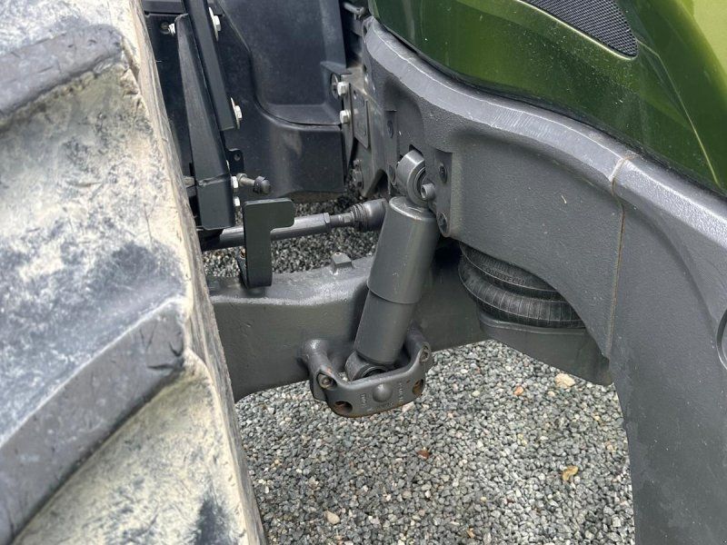 Valtra T 215 A in Olivegrünmetallic