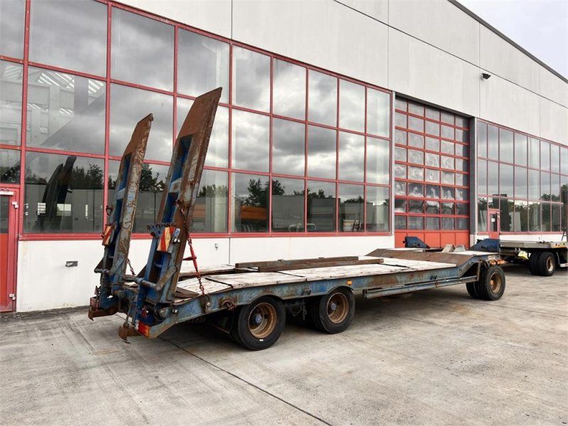 Müller Mitteltal T3 3 Achs Tieflader mit ABS