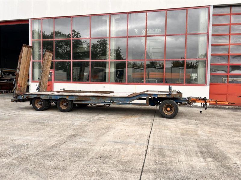 Müller Mitteltal T3 3 Achs Tieflader mit ABS