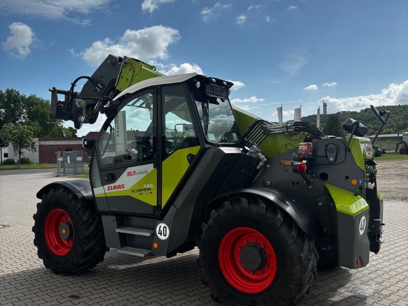 Claas Scorpion 746