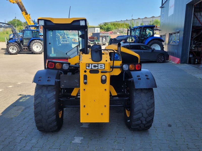 JCB 527-58 AgriPlus