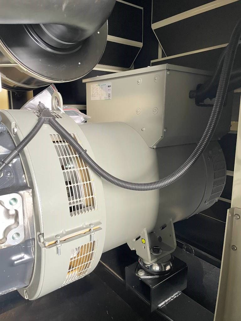 Iveco CR9TE8 - 330 kVA Generator - DPX-19795