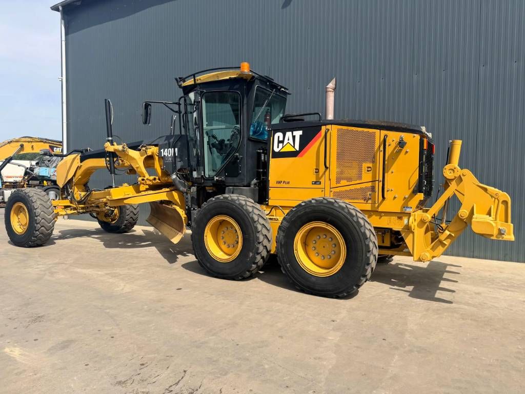 CAT 140M AWD | LOW HOURS