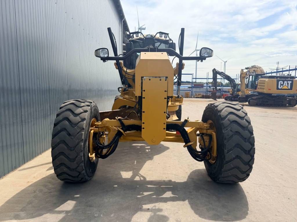 CAT 140M AWD | LOW HOURS