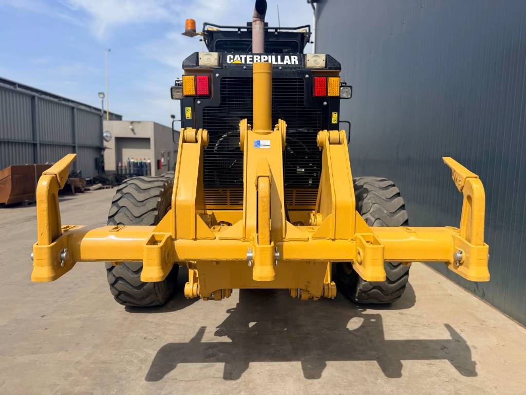 CAT 140M AWD | LOW HOURS