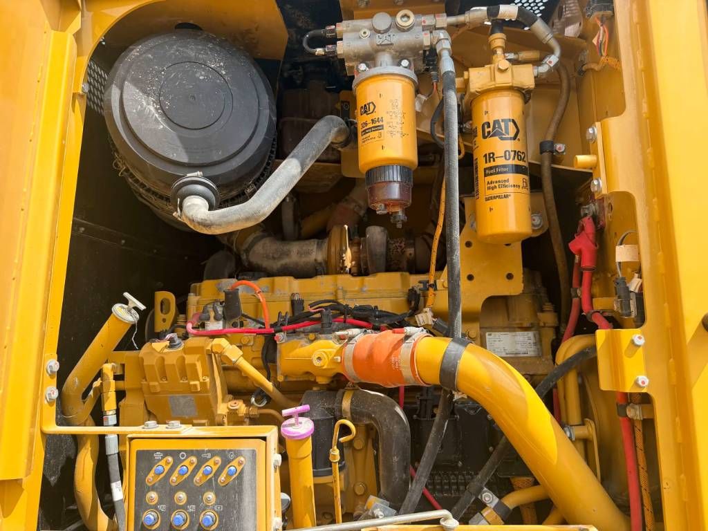 CAT 140M AWD | LOW HOURS