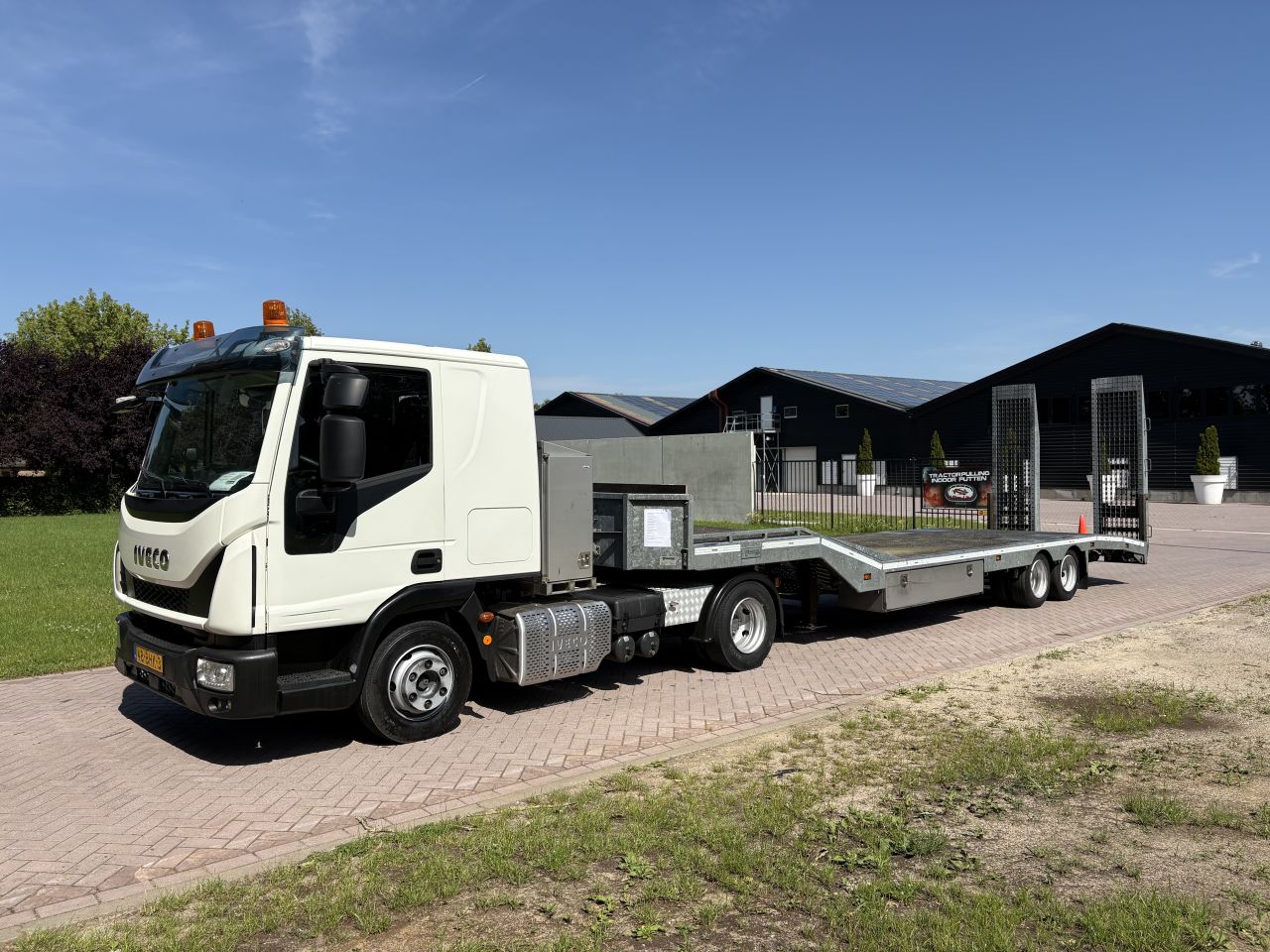 IVECO CARGO TREKKER 22T - semi dieplader Veldhuizen 17 TON