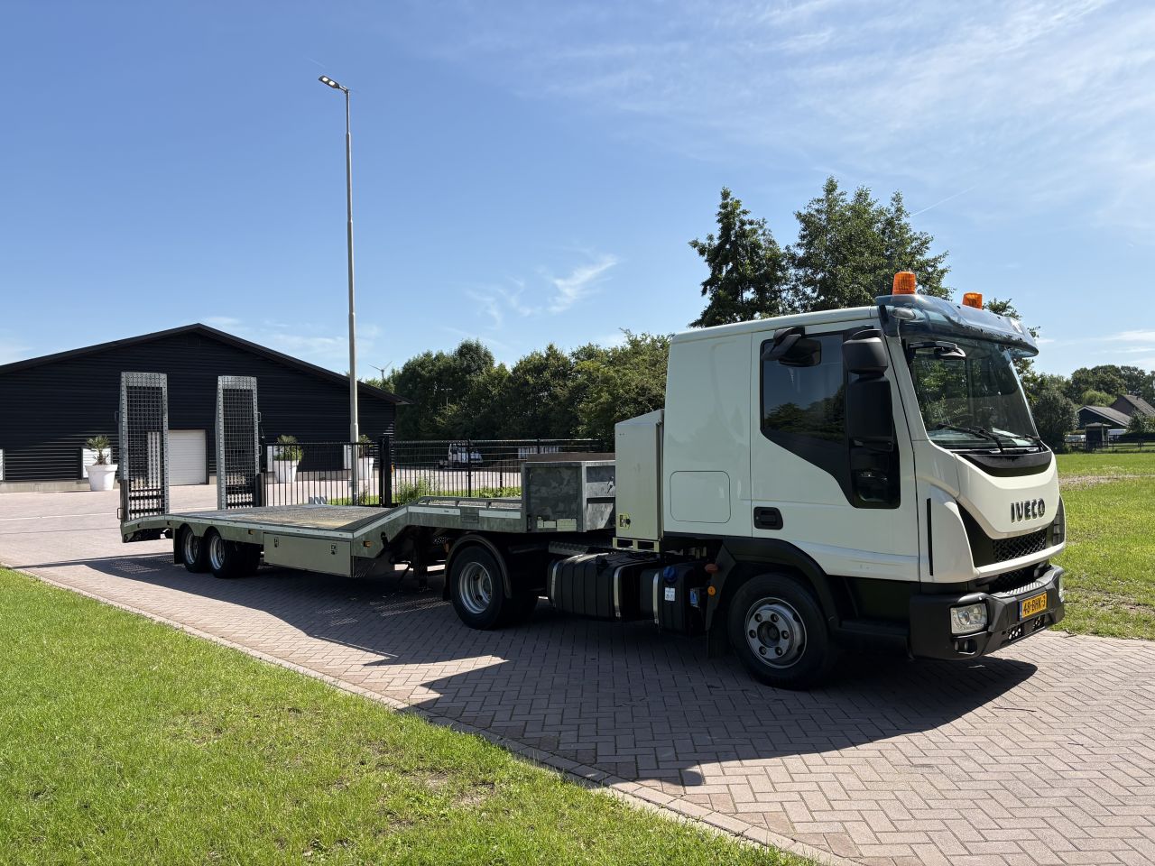 IVECO CARGO TREKKER 22T - semi dieplader Veldhuizen 17 TON