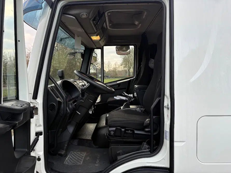 IVECO CARGO TREKKER 22T - semi dieplader Veldhuizen 17 TON