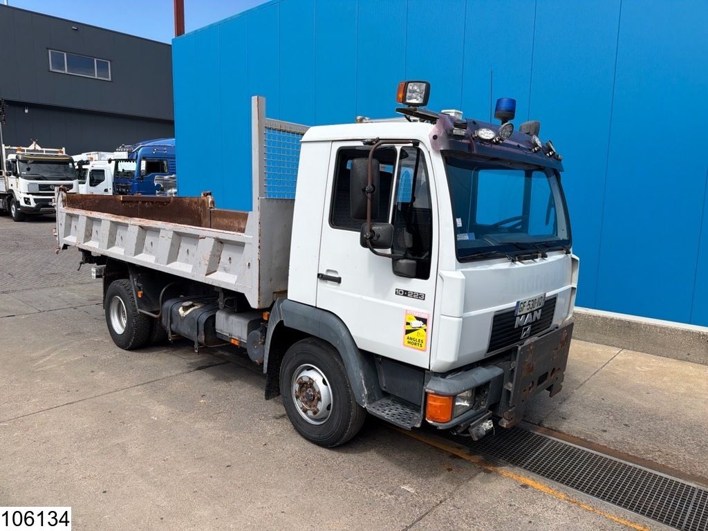 MAN 10 223 4x2, Snow plough preparation