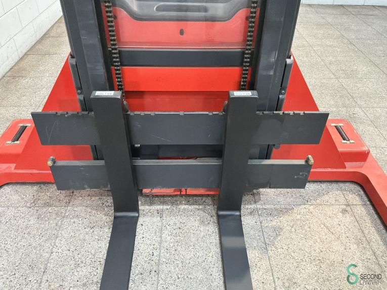 Stackers Electric Linde L14AS-AP (131) 2009