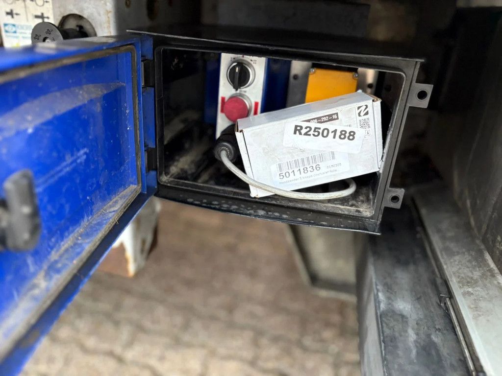 Kraker K-Force 92m3 10MM Cargo Floor Liftas