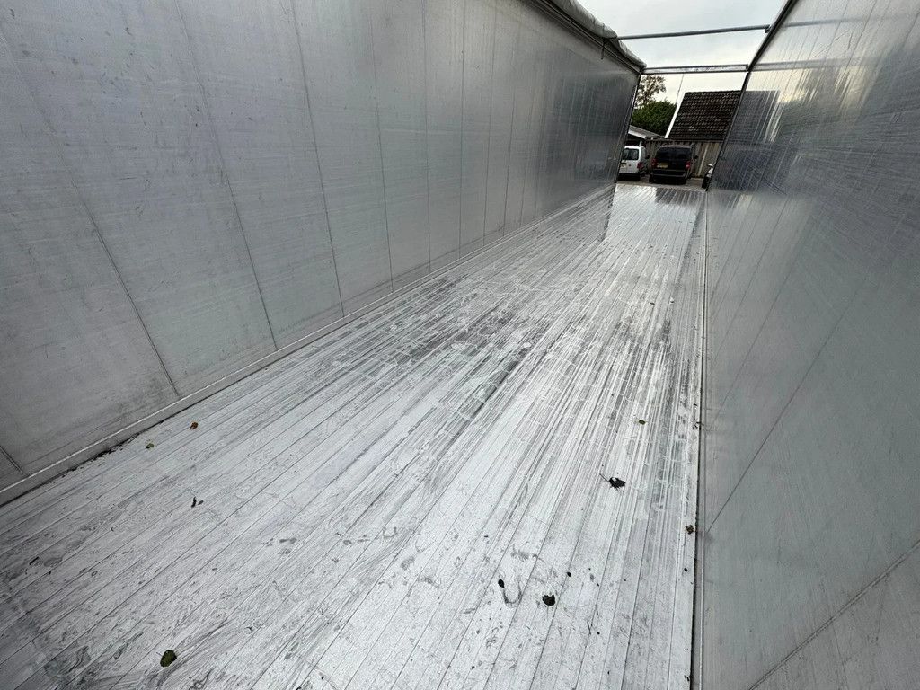 Kraker K-Force 92m3 10MM Cargo Floor Liftas