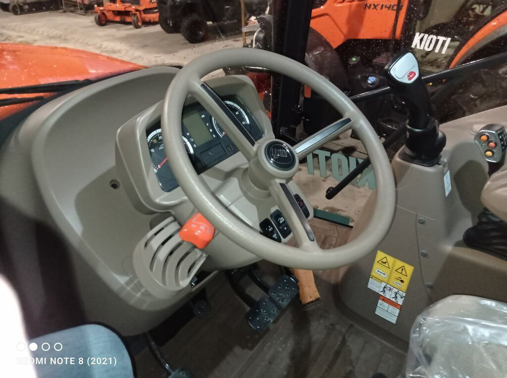 Kioti HX 1201 127 PK Tractor 4 wd cabine NIEUW zeer compleet speciale prijs !!