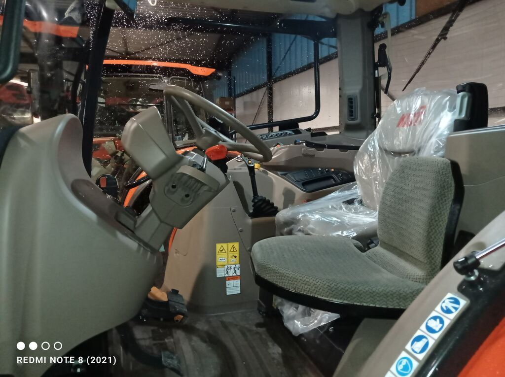 Kioti HX 1201 127 PK Tractor 4 wd cabine NIEUW zeer compleet speciale prijs !!