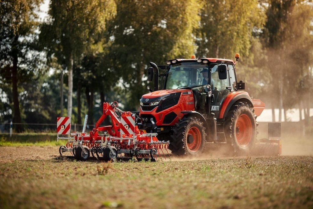 Kioti HX 1201 127 PK Tractor 4 wd cabine NIEUW zeer compleet speciale prijs !!