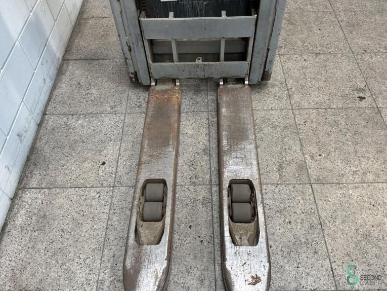 Stackers Electric Still EXV12 2019