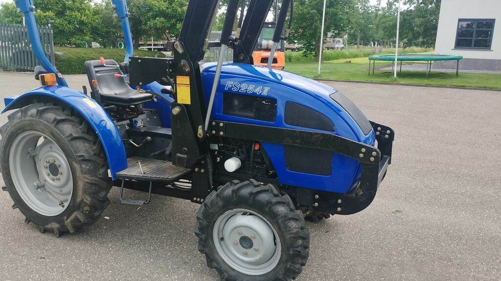 Mahindra Lenar FS 254 11