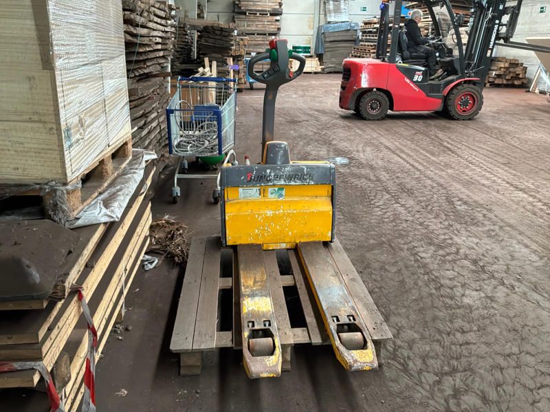 2005 Jungheinrich EME 112 Electric pallet truck
