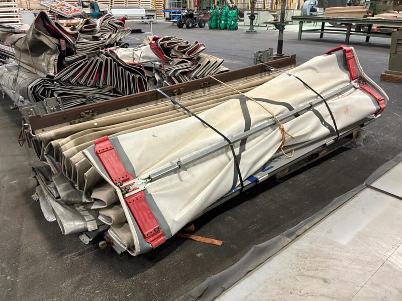 Complete superstructure for sliding tarpaulin trailer