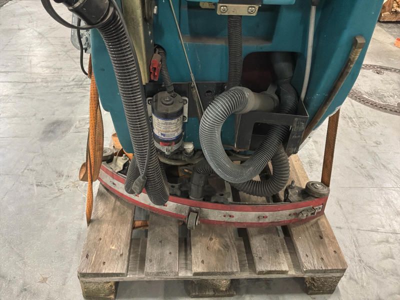 2010 Tennant M54005063 scrubber dryer