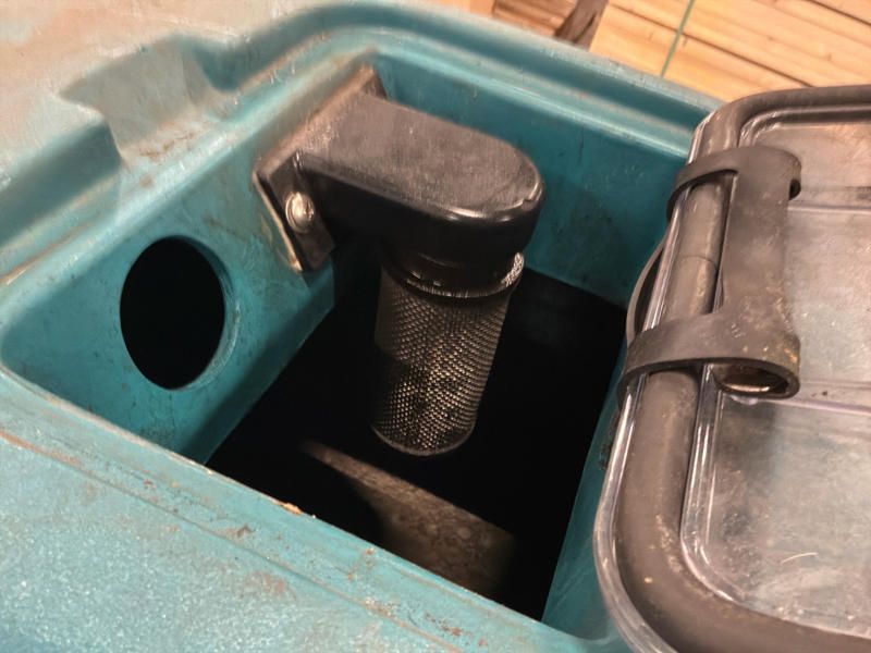 2010 Tennant M54005063 scrubber dryer