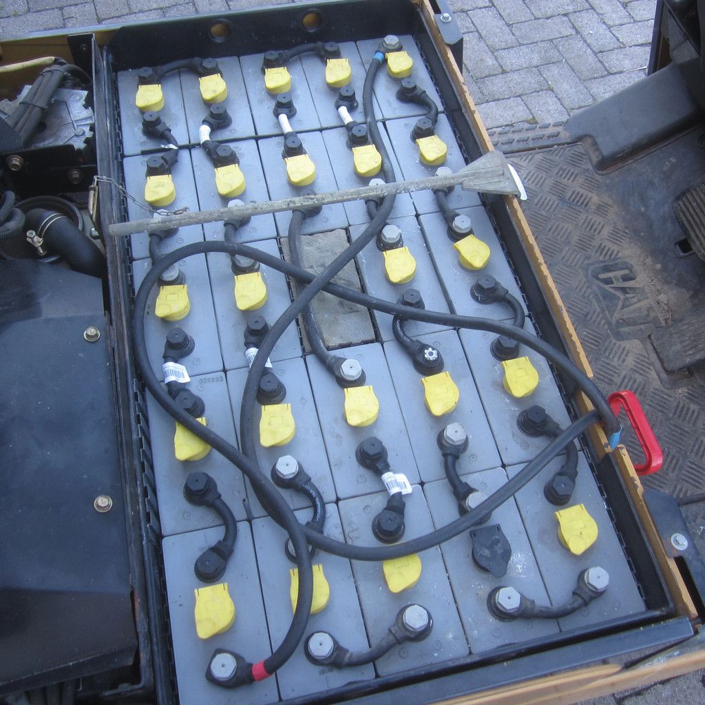 Caterpillar EP16NT, elektrisch, duplomast, side shift.