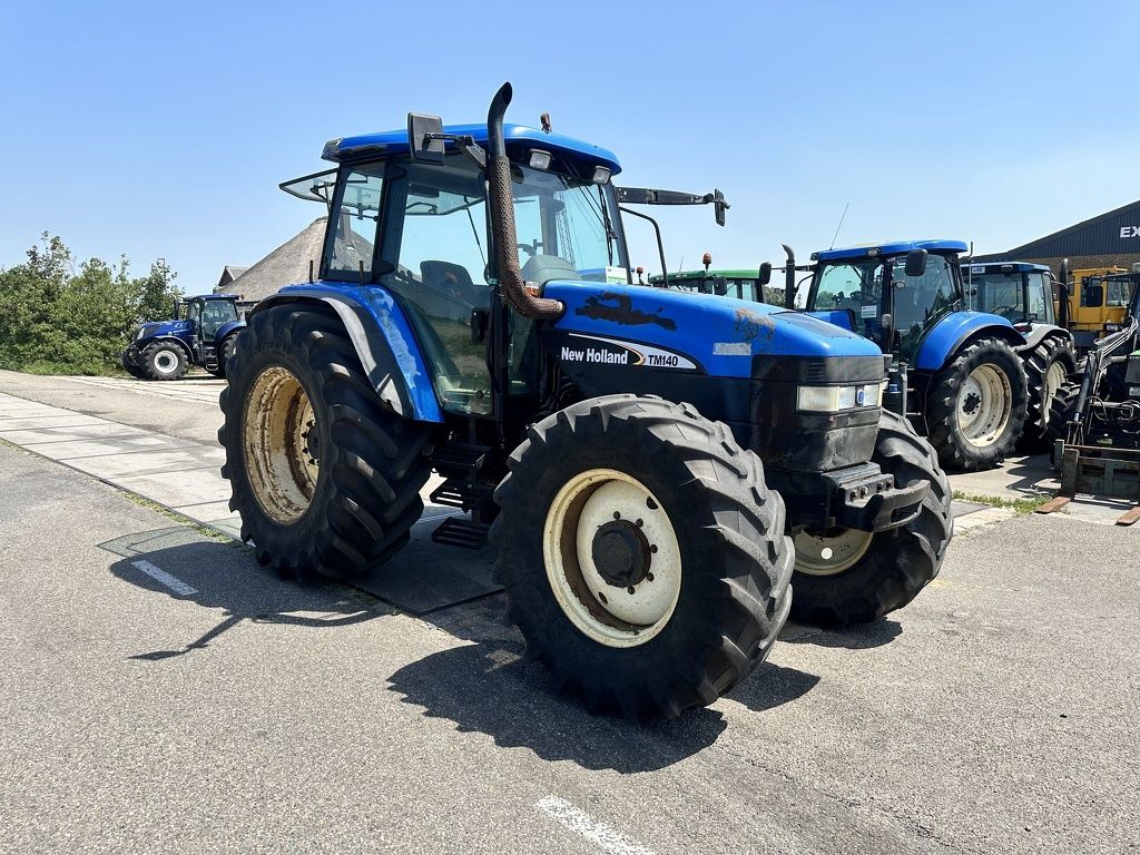 New Holland TM 140