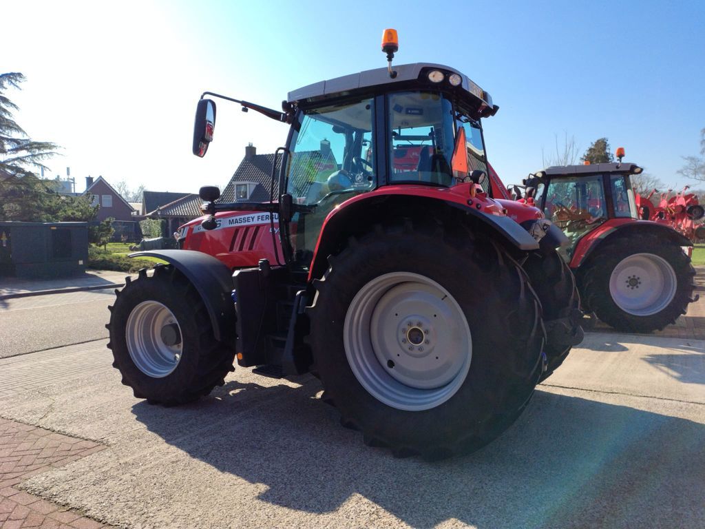 Massey Ferguson 6713-S DYNA-6 EFFICIENT